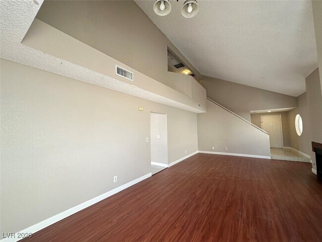 Building Photo - 120 Clifton Heights Dr