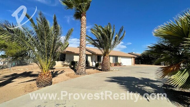 Building Photo - Nice 4 Bedroom 2 Bath Home in Hesperia!!