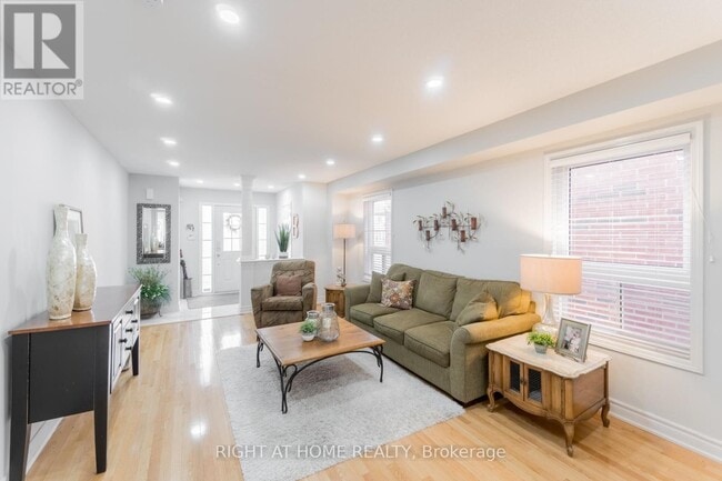 Photo du bâtiment - 63 Feint Dr