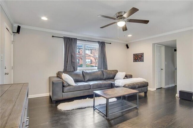 Foto del edificio - 3660 Peachtree Rd NE