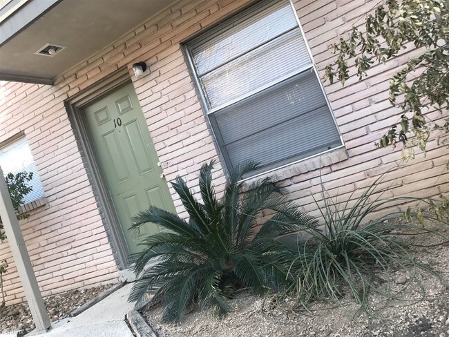 Foto del edificio - 516 Gentleman Rd