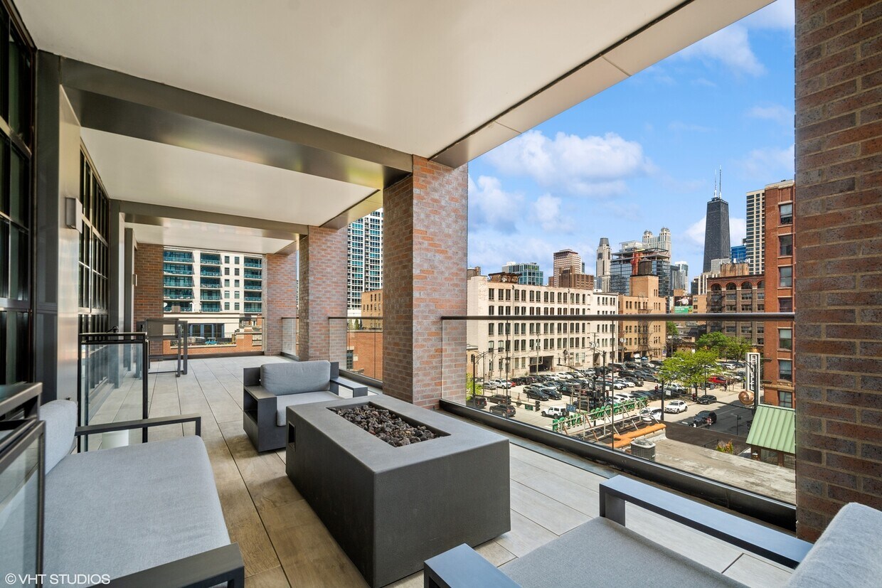 Foto principal - 351 W Huron St