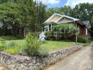 Building Photo - 615 Northridge St