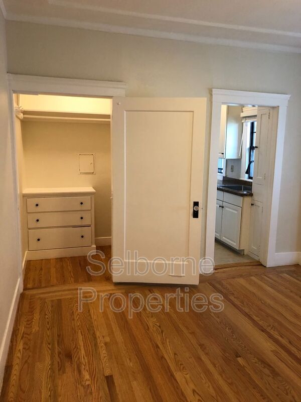 Foto del edificio - 4018 Broadway