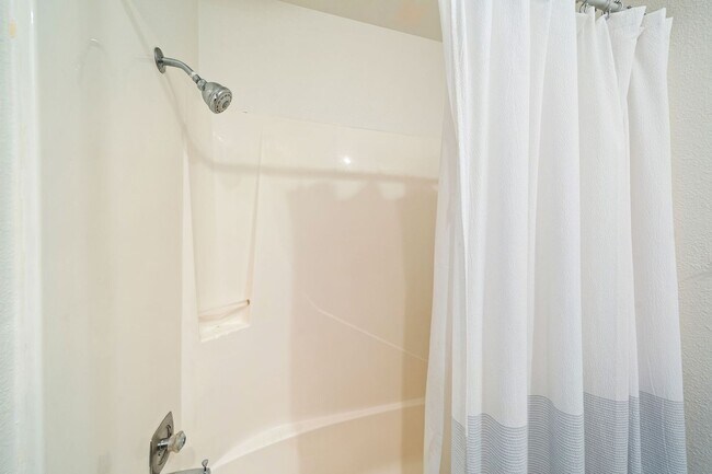 Foto del edificio - 2 bedroom Condo