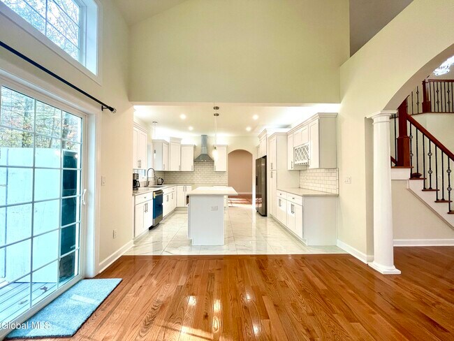 Foto del edificio - 11 Poplar Dr