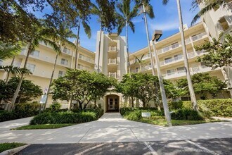 Building Photo - 3500 Oaks Clubhouse Dr