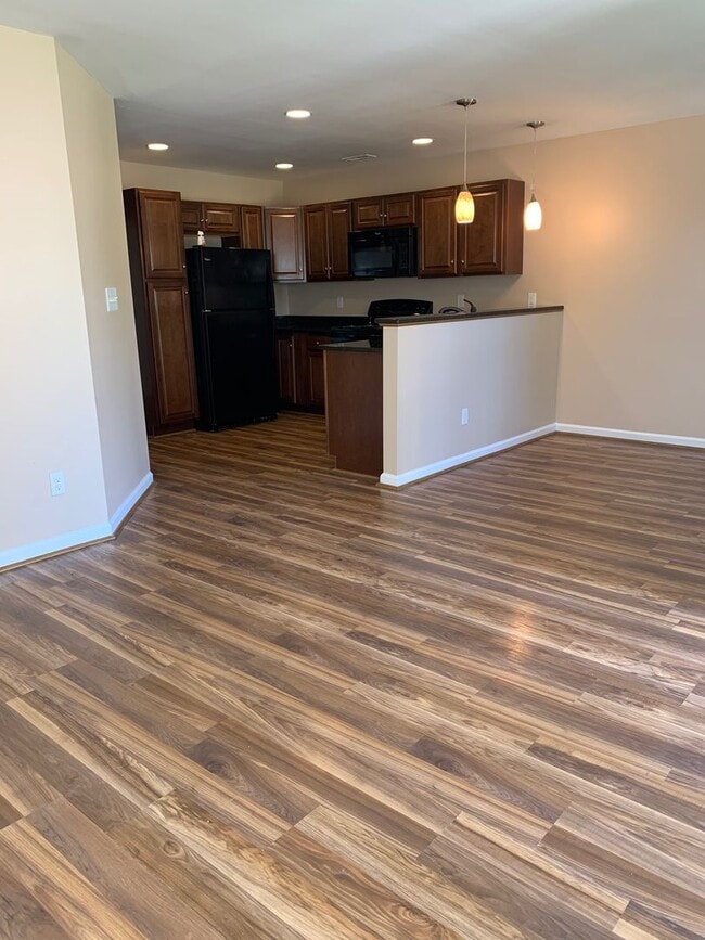 Building Photo - 811 A Pocahontas Pl