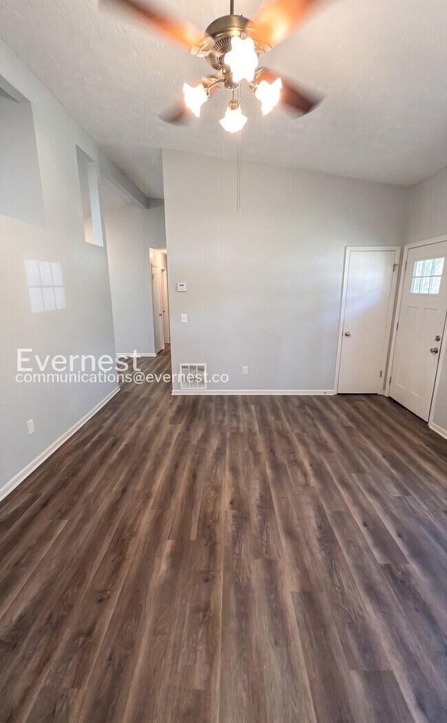 Foto del edificio - 7800 Park Ln