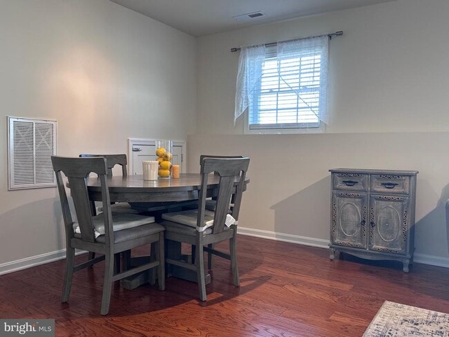 Foto del edificio - 22760 Taylor Ln