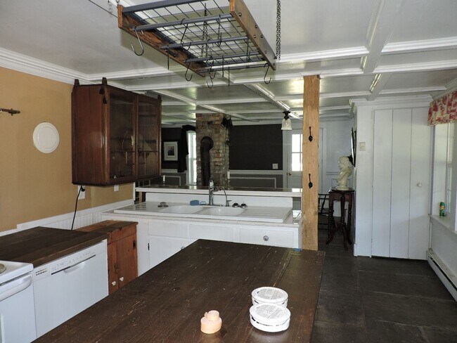 Foto del edificio - 2774 E River Rd