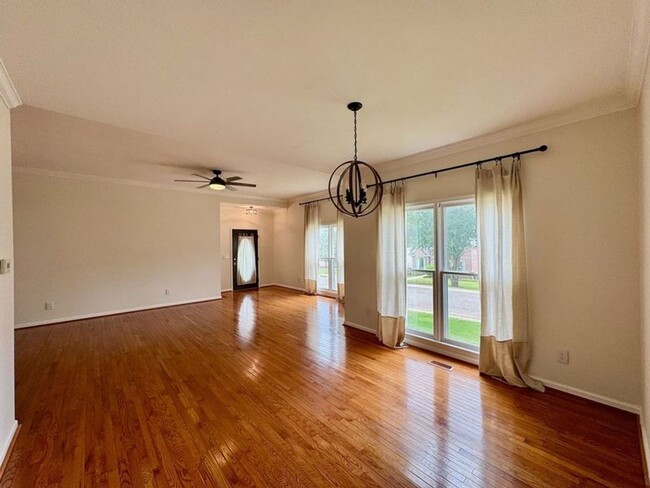 Foto del edificio - Captivating 3 BR/ 2 BA home in Vestavia!