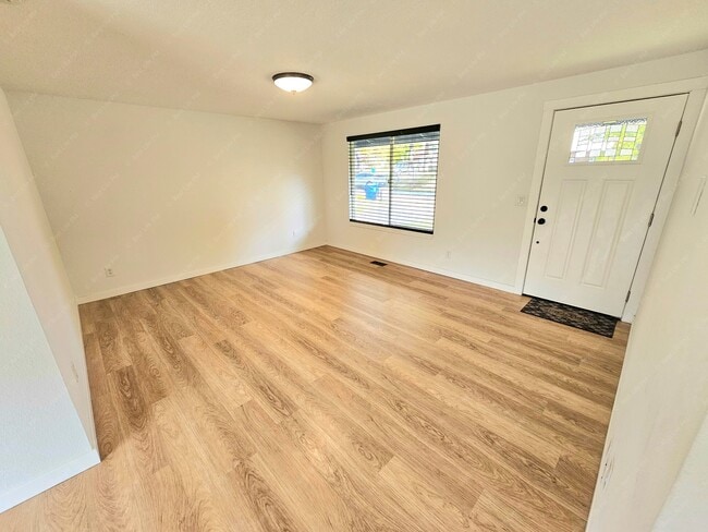 Building Photo - 7739 SE 101st Ave