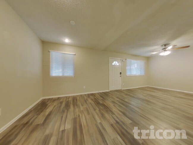 Foto del edificio - 4241 N 73rd Ln
