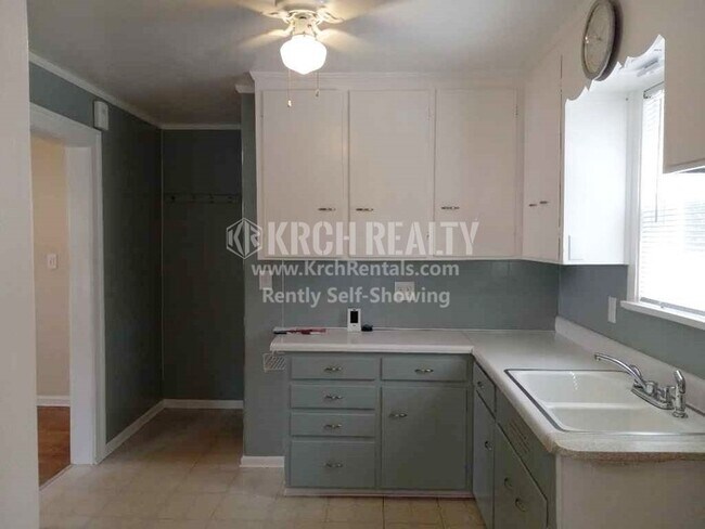 Foto del edificio - Newly Remodeled 3 Bedroom 1 Bathroom with ...