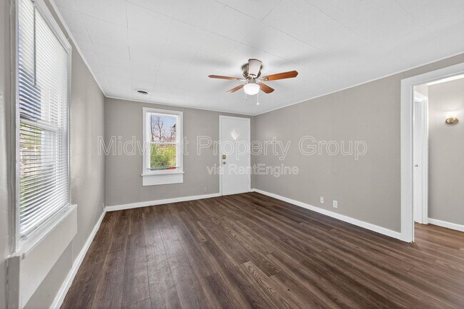 Foto del edificio - 3219 Royalton Ave