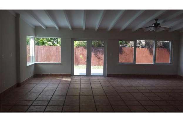 Foto del edificio - 20322 NE 14th Ct