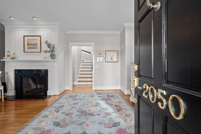 Building Photo - 2050 Midland Rd