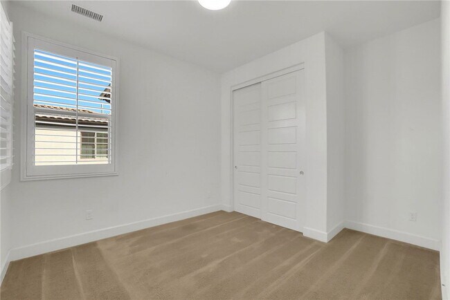 Foto del edificio - 30 Lilac