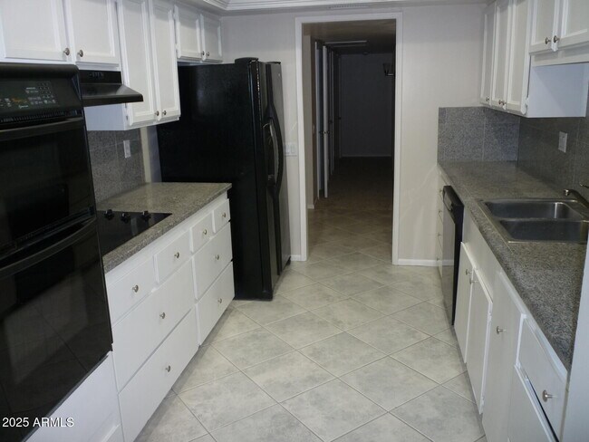 Foto del edificio - 12618 W Parkwood Dr