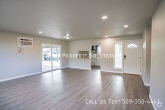 Building Photo - 160 Carswell Dr