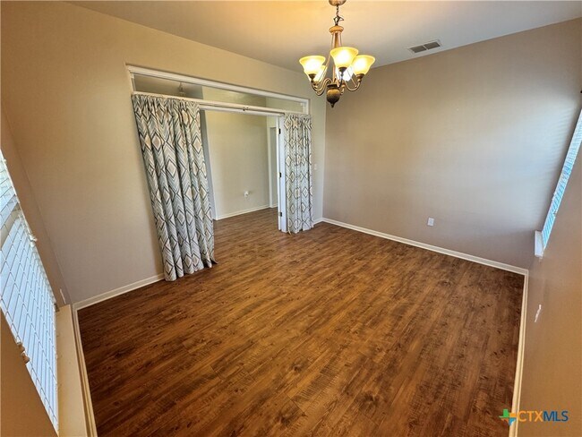 Foto del edificio - 106 Pin Oak Ct