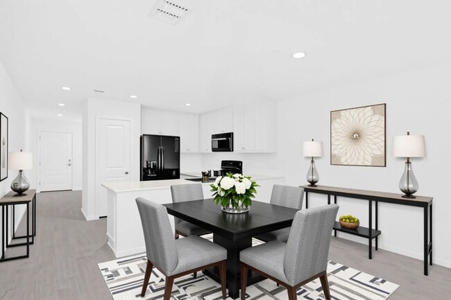 Building Photo - 1033 Raintree Rd