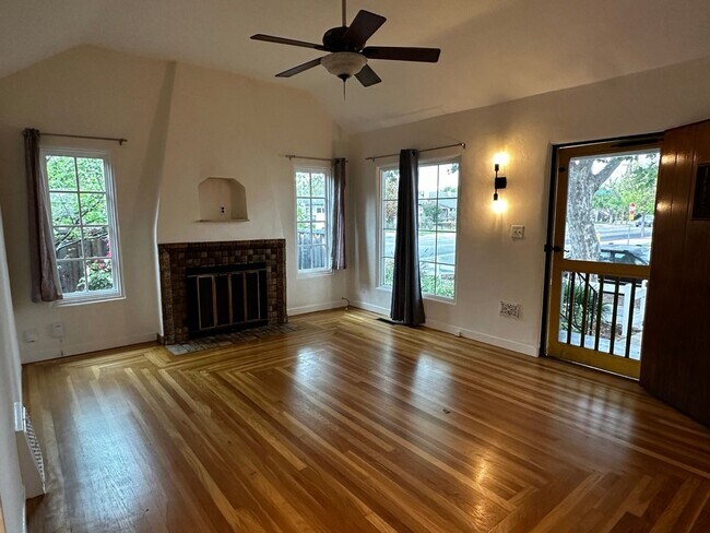Foto del edificio - Must see to appreciate 2 Bedroom, 1 Bath Single Family House in Downtown San Jose!