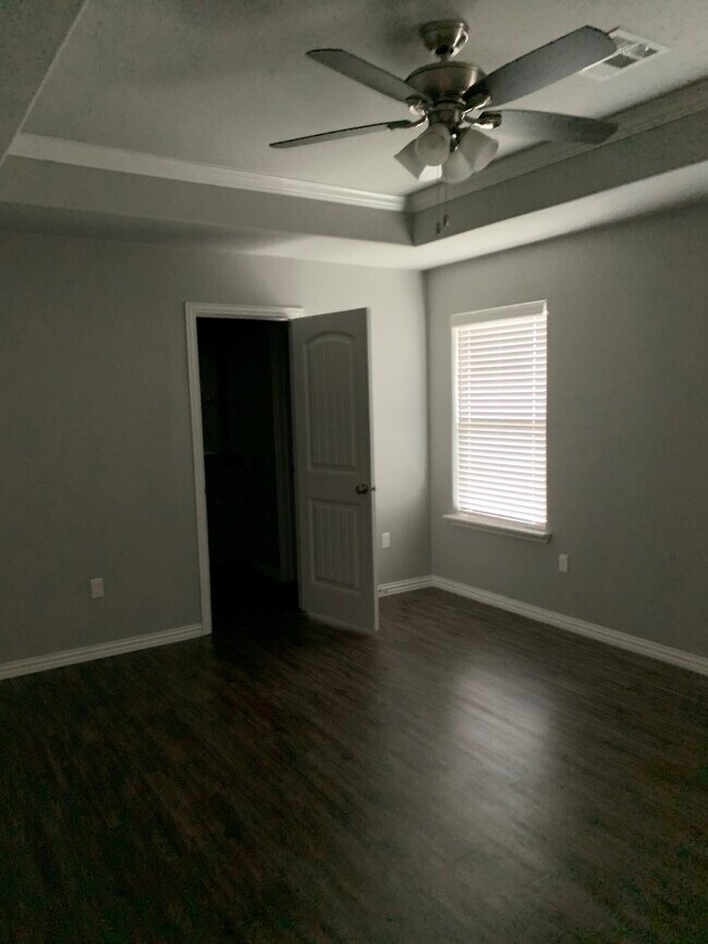 Foto del edificio - 3424 Lazy Ln