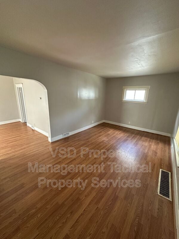 Building Photo - 4413 Woburn Ave