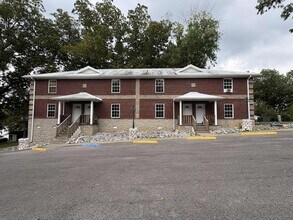 Building Photo - 527 E Main St