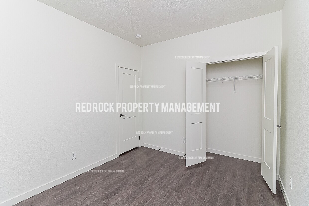 Foto principal - 610 S Crescent Ln