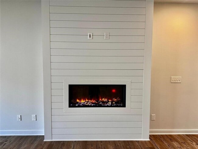 Foto del edificio - 1733 Harper Lily Ln