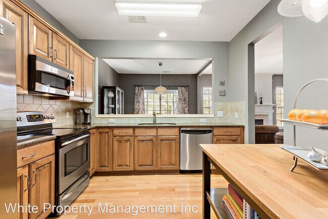 Building Photo - 10306 Blakeney Preserve Dr