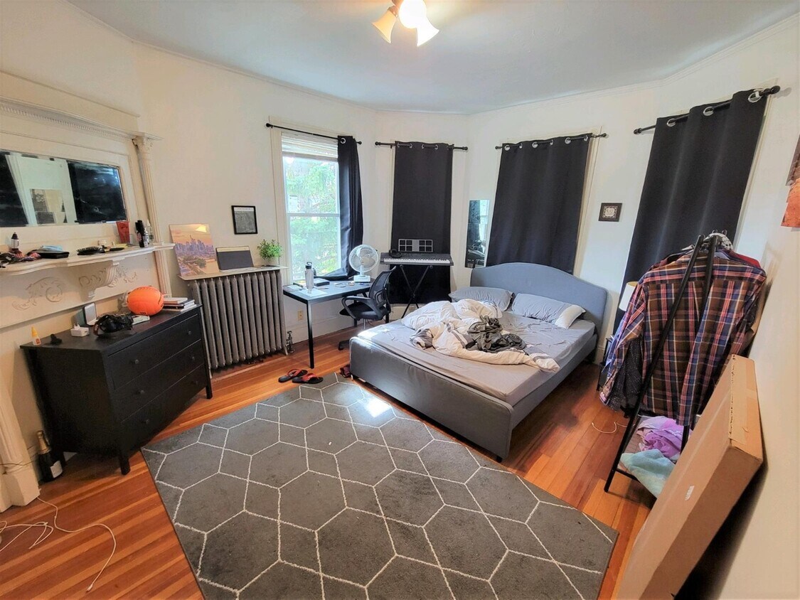 158 River St Unit 3, Cambridge, MA 02139 Condo for Rent in Cambridge