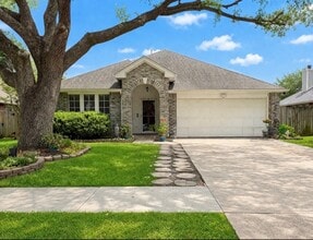 Building Photo - 4325 Spoonbill Dr