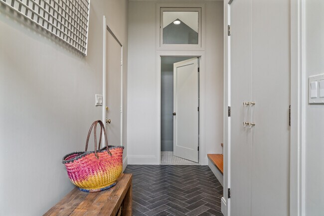 Foto del edificio - 175 Ruggles Ave