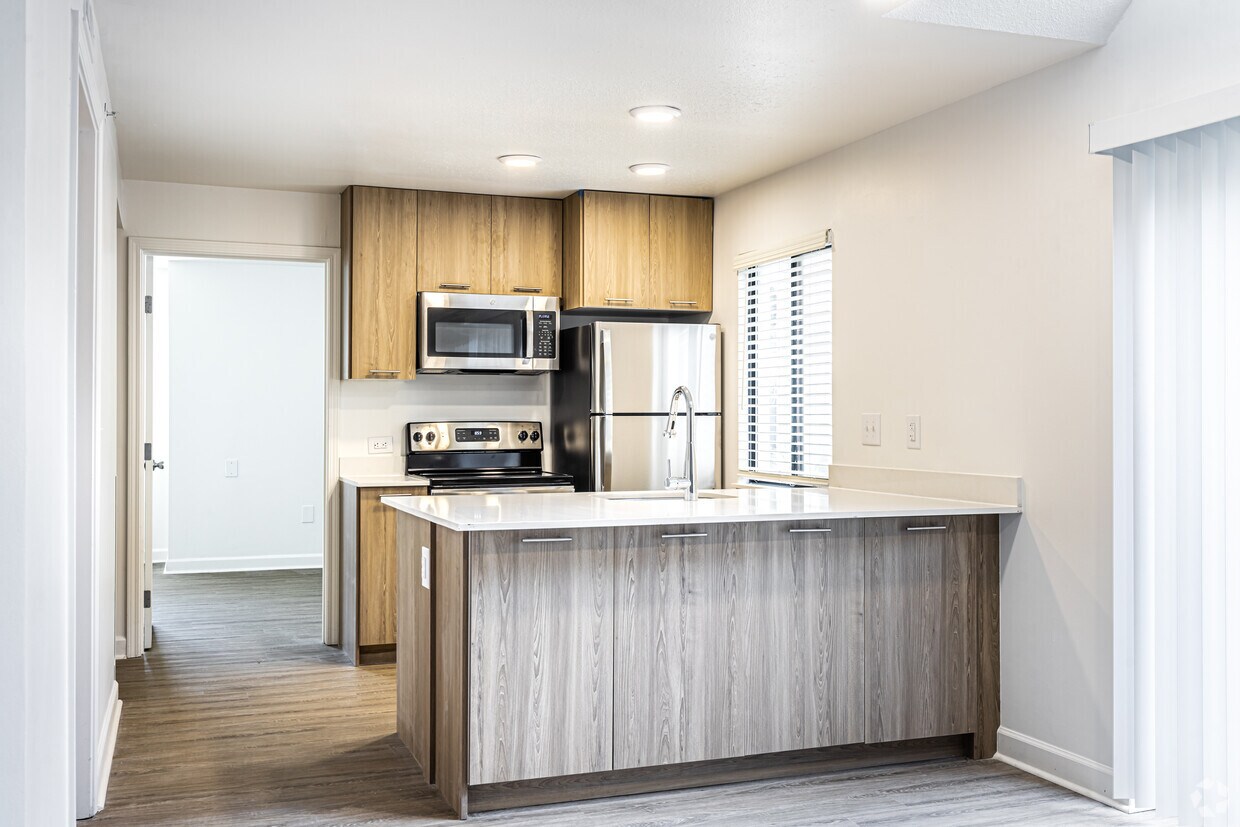 Avia Apartments on College Blvd (Overland Apartments in Overland