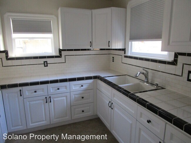 Foto del edificio - 3 br, 1.5 bath House - 921 Empire St.