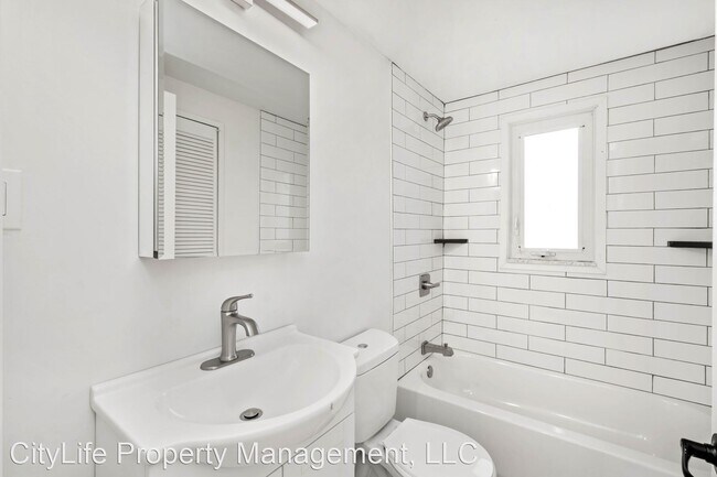 Building Photo - 3 br, 1 bath House - 142 Gardenia Drive