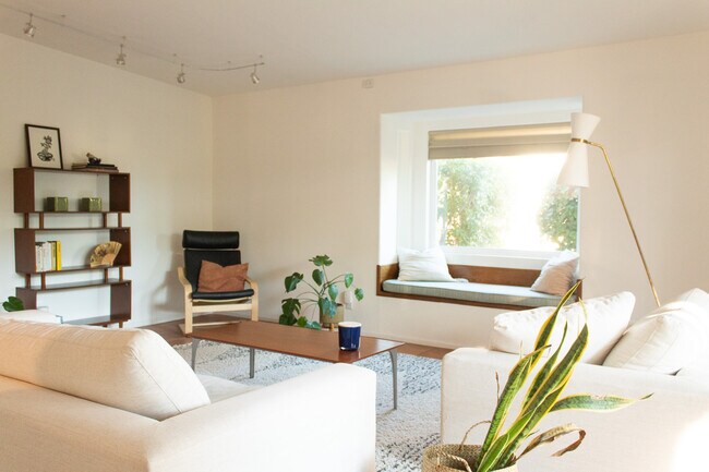 Foto del edificio - 2107 S Ventura Dr