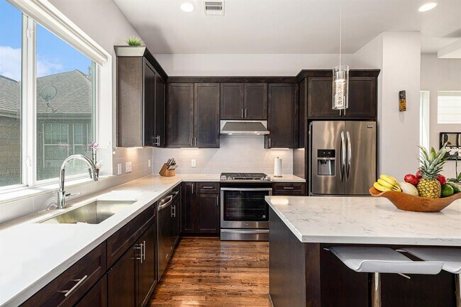 Building Photo - 304 Eado Park Cir