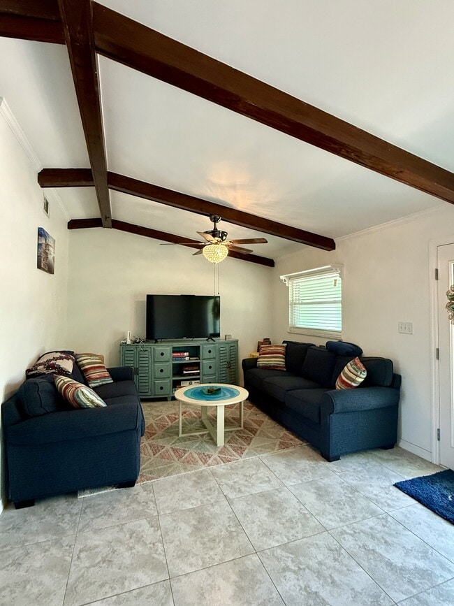 Foto del edificio - 2226 S Daytona Ave