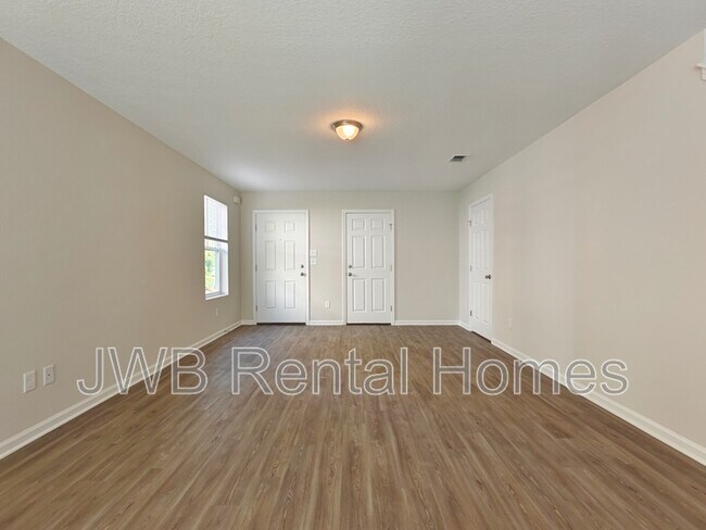 Foto del edificio - 6816 Lake Mist Ln