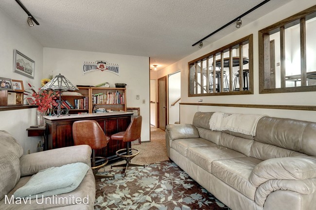 Building Photo - 34384 Pine Ridge Cir