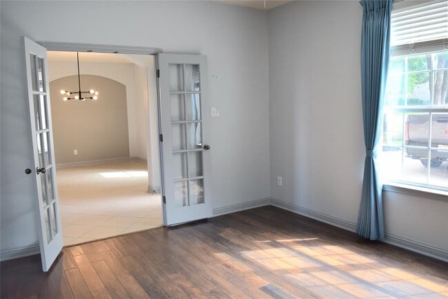 Building Photo - 333 Spanish Mustang Dr