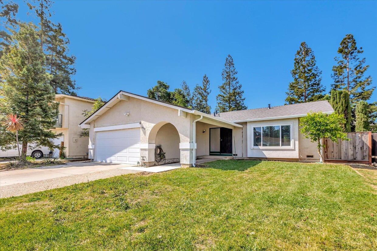 Primary Photo - Fully Remodeled 3 Bedroom with Top Rated C...