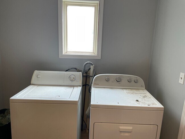 Foto del edificio - Updated, Two Bedroom home in Fairborn with...