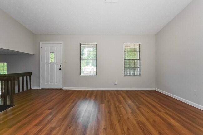 Foto del edificio - 5127 Galbraith Cir