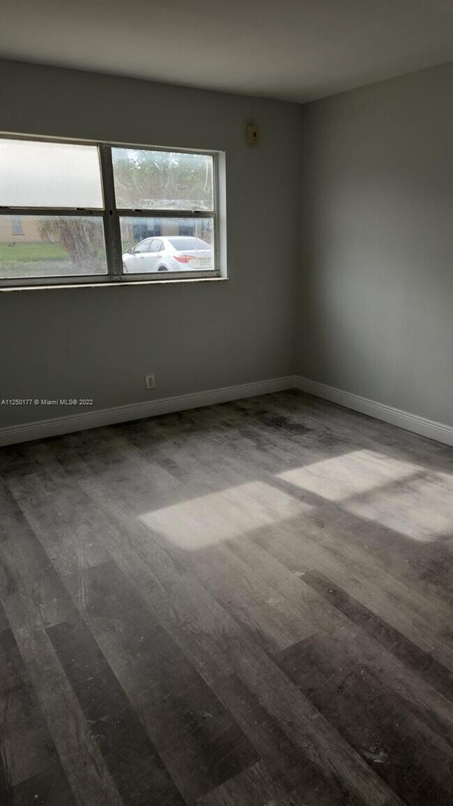 Foto del edificio - 4160 NW 21st St